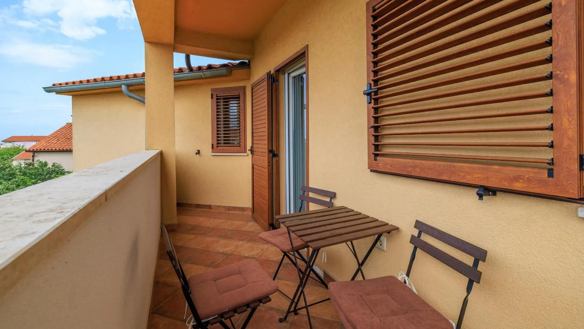 House Luigi Blue And Green In One Place Valbandon Kroatien