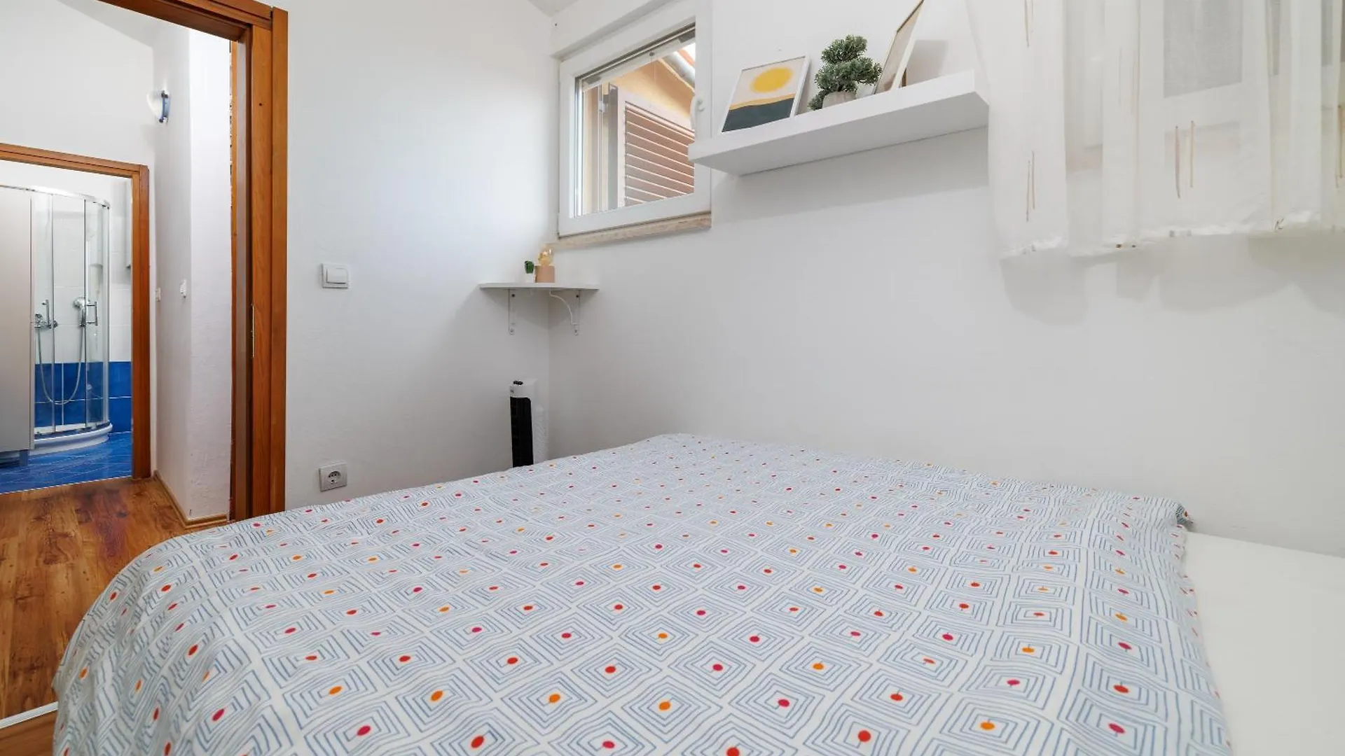 Apartment House Luigi Blue And Green In One Place Valbandon