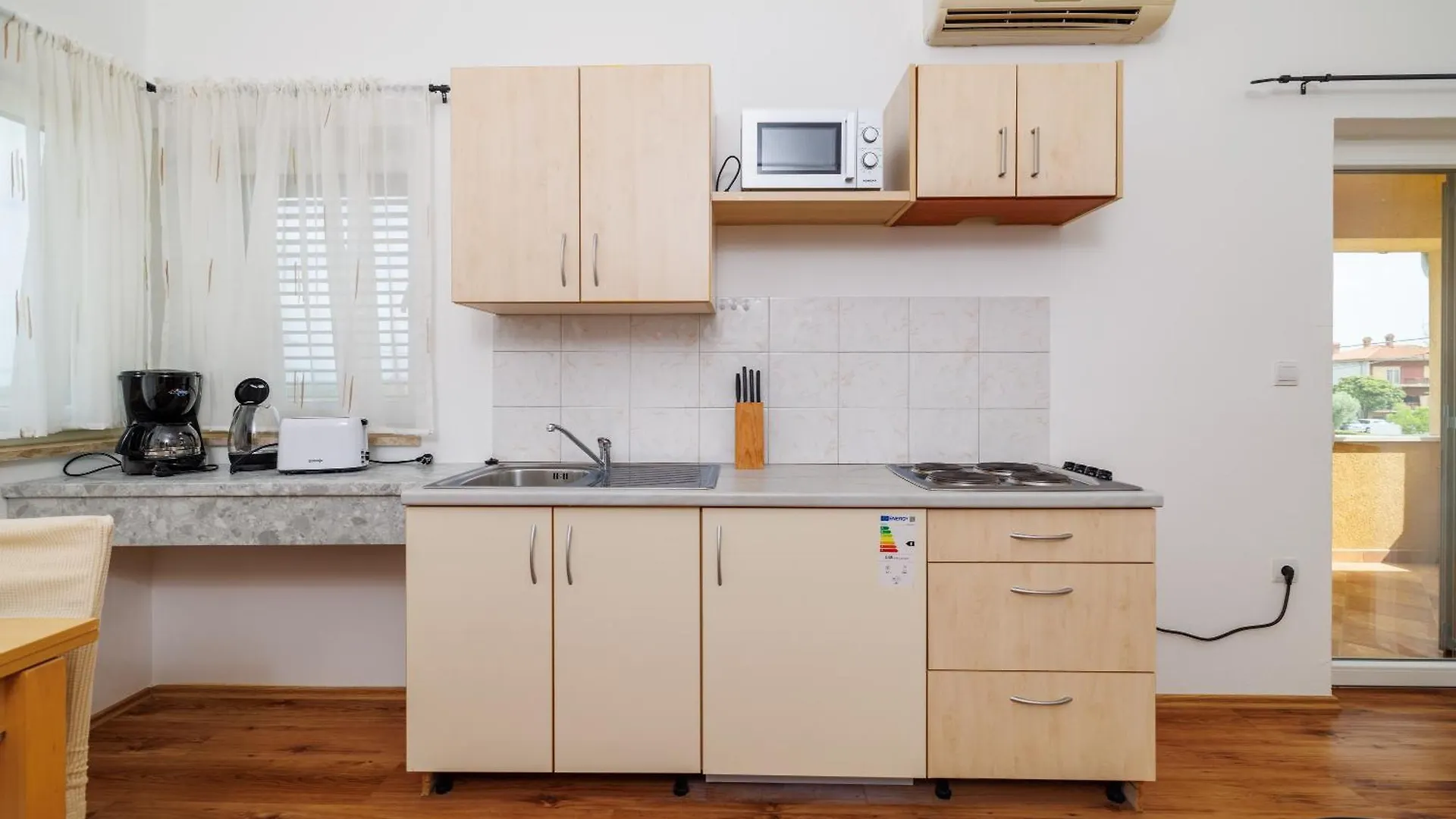 House Luigi Blue And Green In One Place Valbandon Appartement