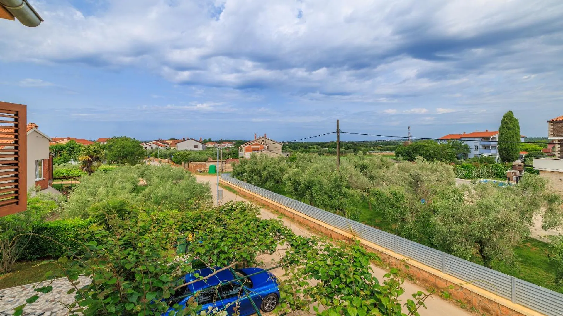 Apartment House Luigi Blue And Green In One Place Valbandon